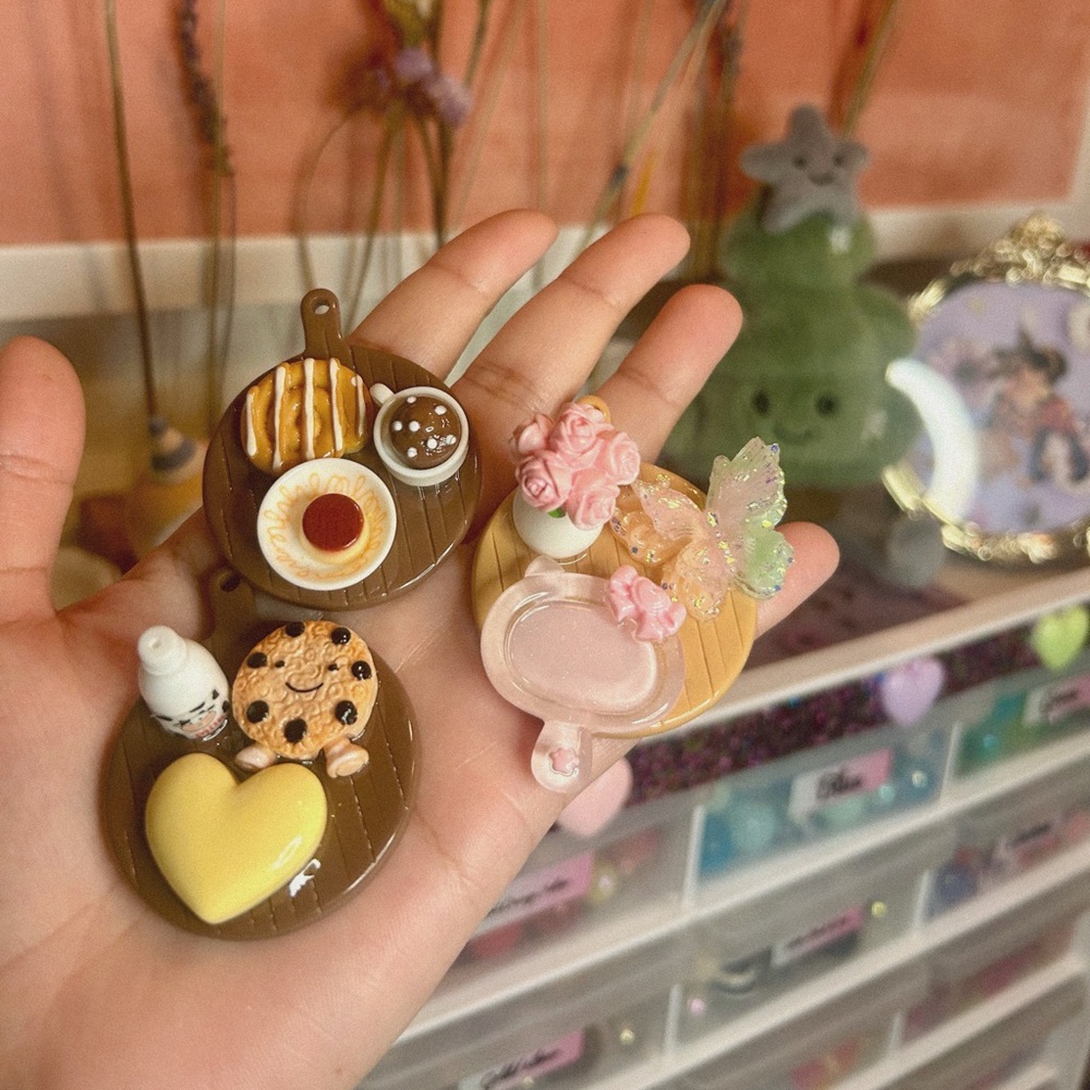 Charm tray 🤍 - Picture 2 of 3